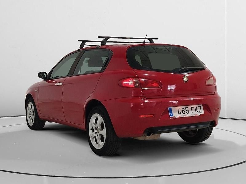 Usado Alfa Romeo 147 120 CV (88 kW) 2007 Rojo Utilitario