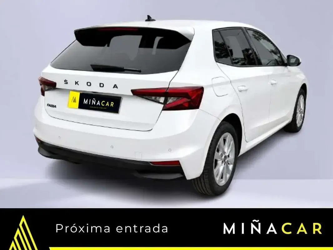 Usado Skoda Fabia Selection 80 CV (58 kW) 2024 Blanco Utilitario