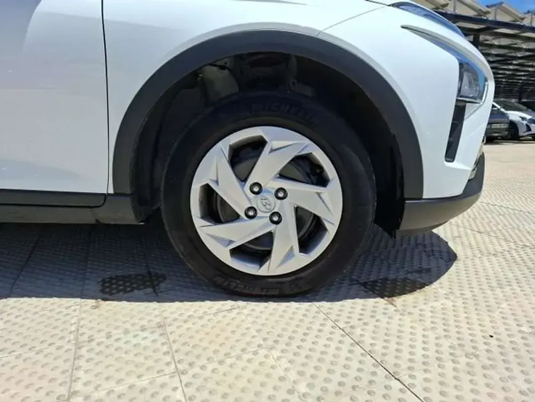 Usado Hyundai Bayon 101 CV (74 kW) 2024 Blanco SUV