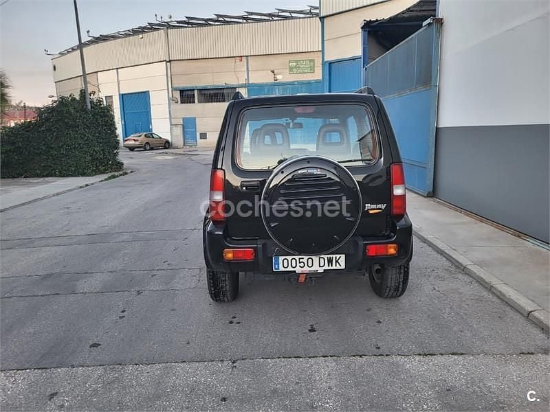 Usado Suzuki Jimny 82 CV (60 kW) 2006 Negro SUV
