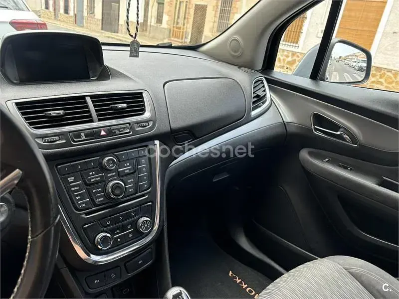 Usado Opel Mokka Selective 130 CV (95 kW) 2013 Gris / plata SUV
