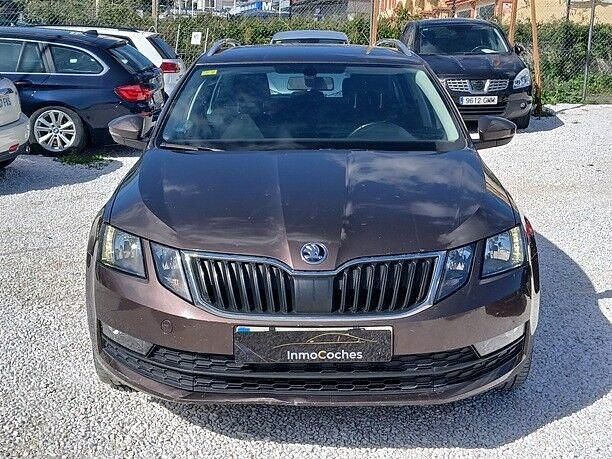 Usado Skoda Octavia Style 116 CV (85 kW) 2018 Marrón Familiar