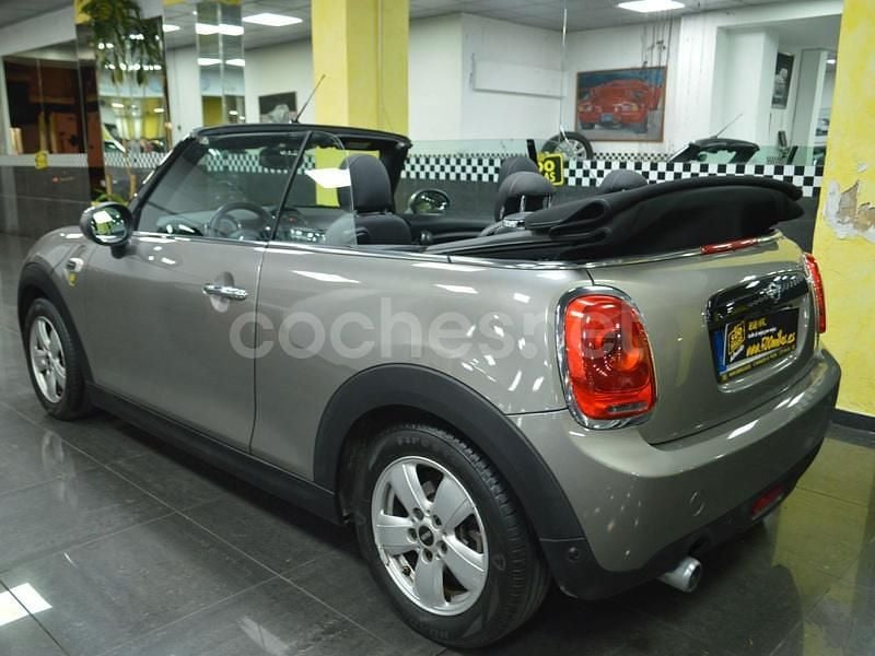 Usado Mini Cooper D Cabriolet 116 CV (85 kW) 2017 Gris / plata Descapotable