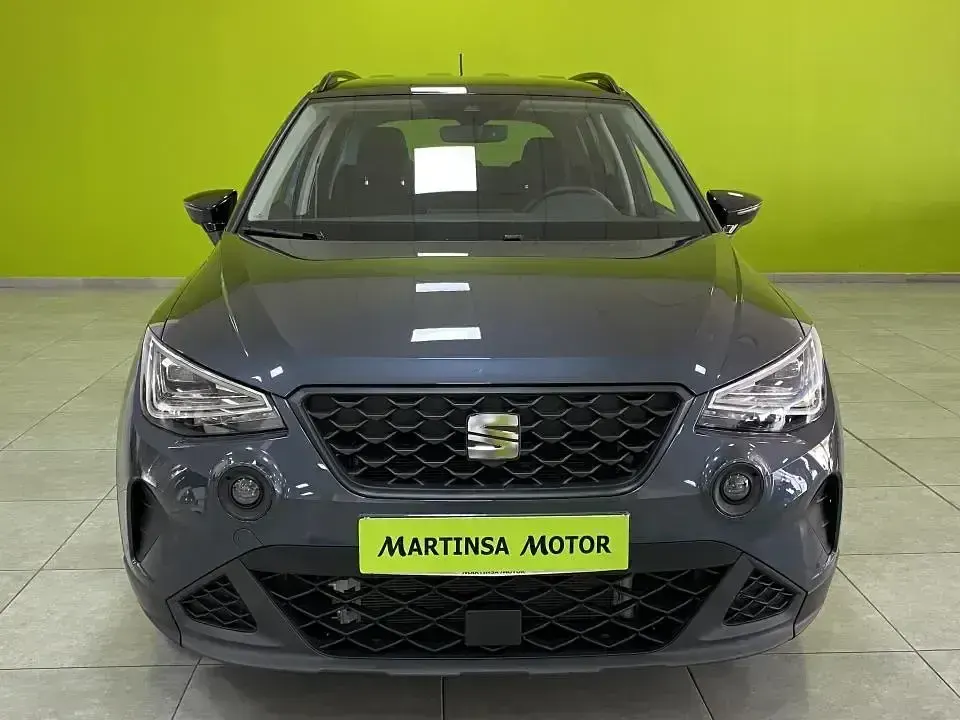 Usado Seat Arona Style 115 CV (84 kW) 2025 Gris SUV