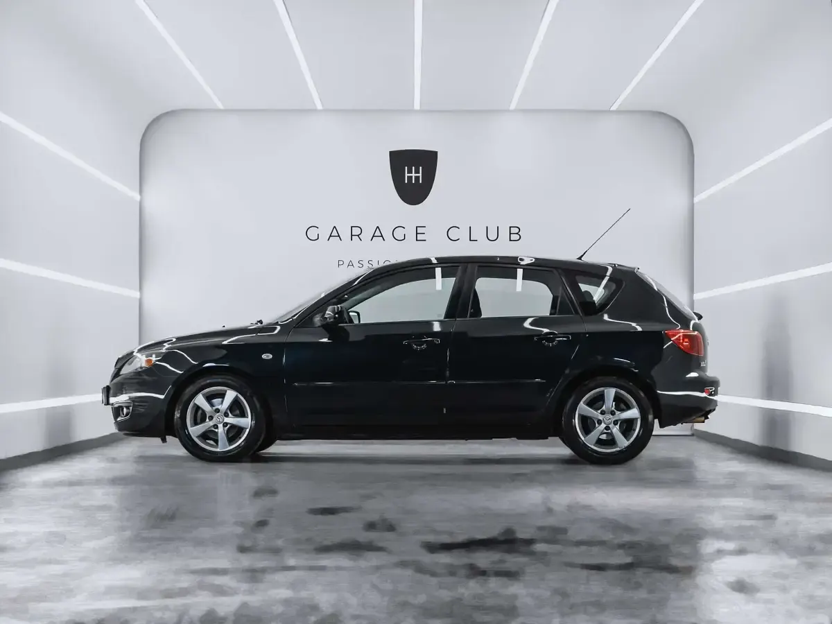 Używany Mazda 3 Active 105 KM (77 kW) 2005 Czarny Sedan/Limuzyna
