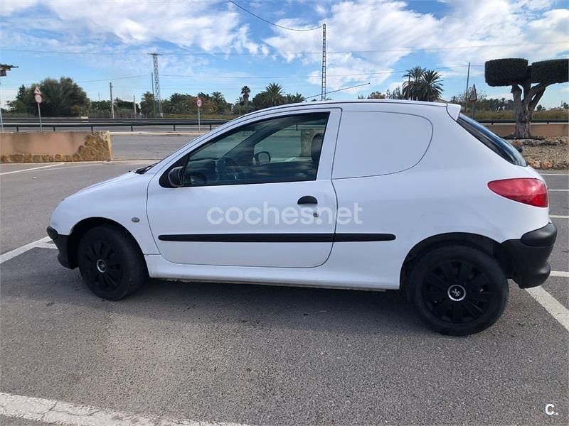 Blanco Usado 2001 Peugeot 206 Berlina | 1600 € (Buen precio) - Imagen 1/4