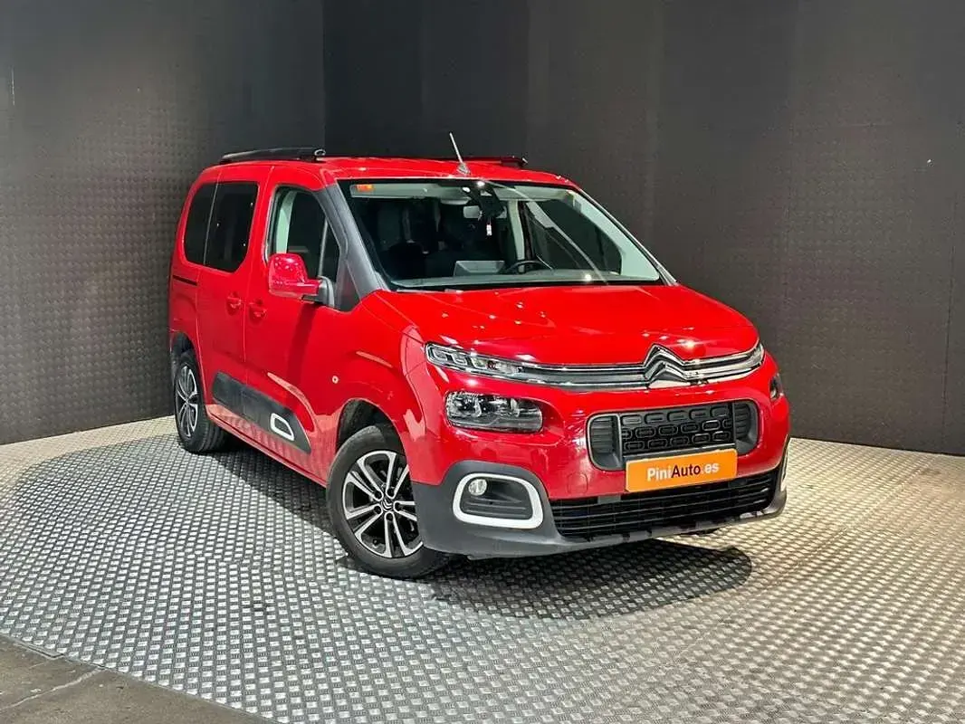 Usado Citroën Berlingo Feel 102 CV (75 kW) 2019 Rojo Monovolumen