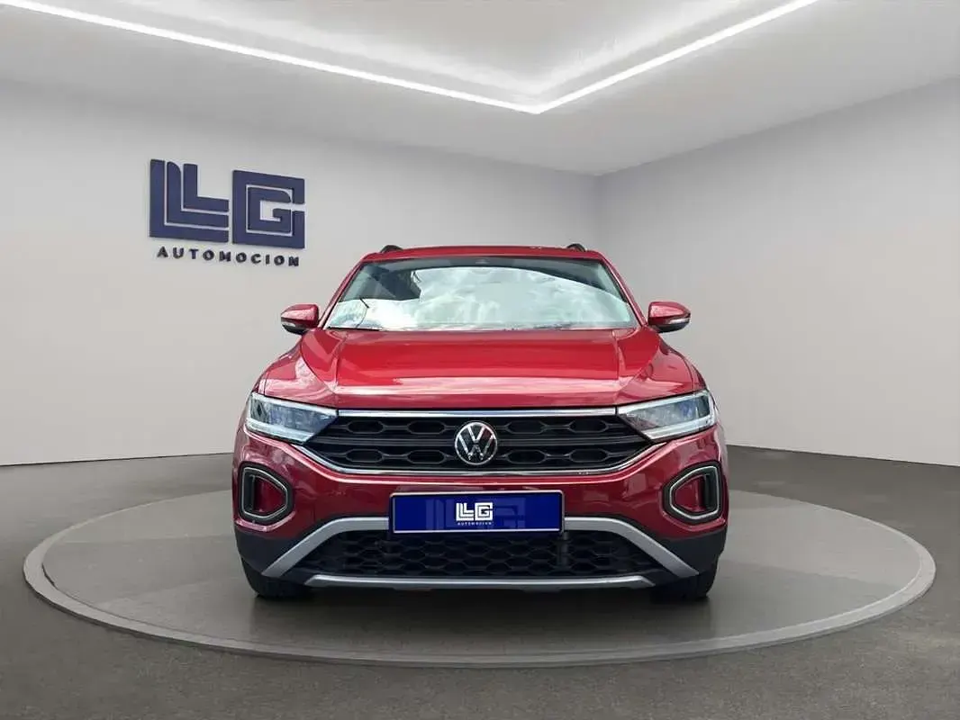 Usado VW T-Roc Life 110 CV (80 kW) 2023 Granate SUV