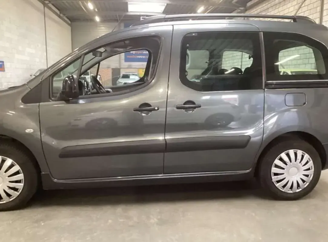 Usado Citroën Berlingo 120 CV (88 kW) 2016 Gris Monovolumen