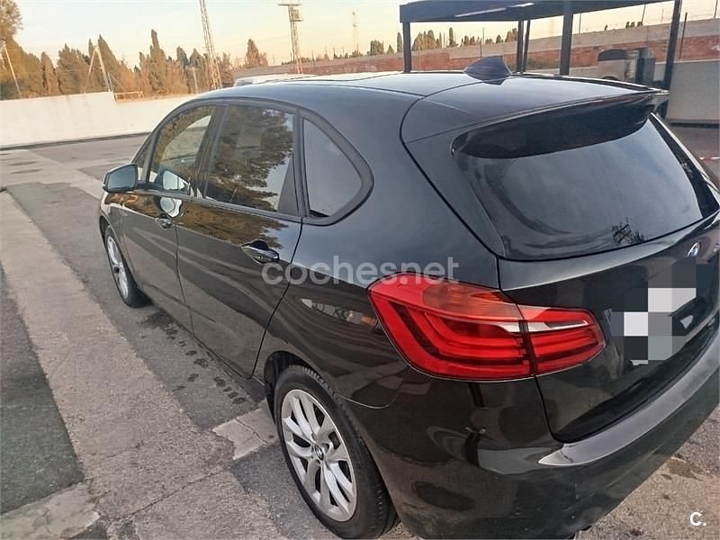 Usado BMW 225 Active Tourer 220 CV (161 kW) 2021 Negro Monovolumen