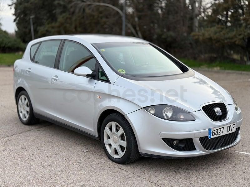 Usado Seat Toledo Sport 105 CV (77 kW) 2006 Gris / plata Utilitario