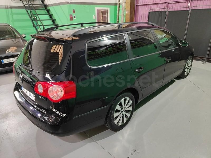 Usado VW Passat Edition 140 CV (102 kW) 2010 Negro Familiar