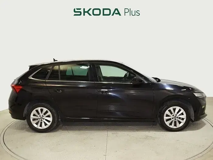 Usado Skoda Scala Selection 115 CV (84 kW) 2025 Negro Utilitario