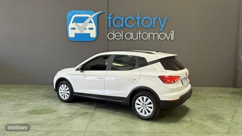 Usado Seat Arona Ecomotive 96 CV (70 kW) 2018 Blanco SUV