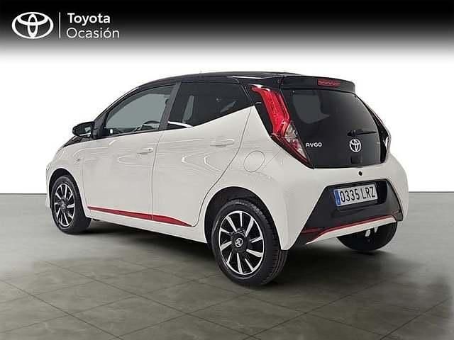 Usado Toyota Aygo Sport 72 CV (52 kW) 2021 Blanco Utilitario