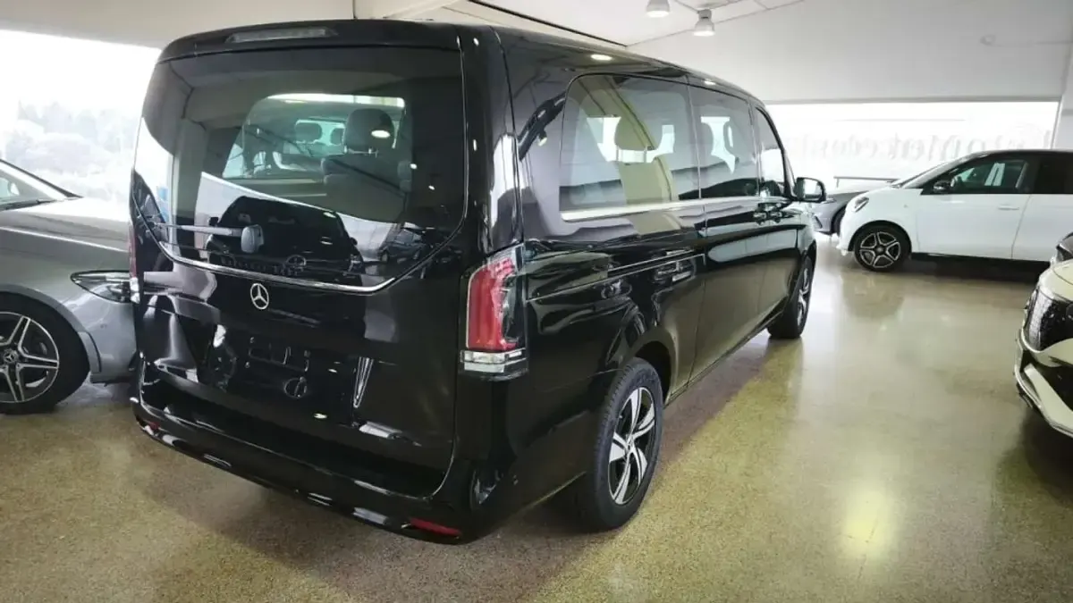 Nuevo Mercedes V250 Avantgarde 190 CV (139 kW) 2026 Negro Monovolumen