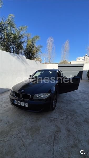 Usado BMW 118 143 CV (105 kW) 2007 Negro Utilitario