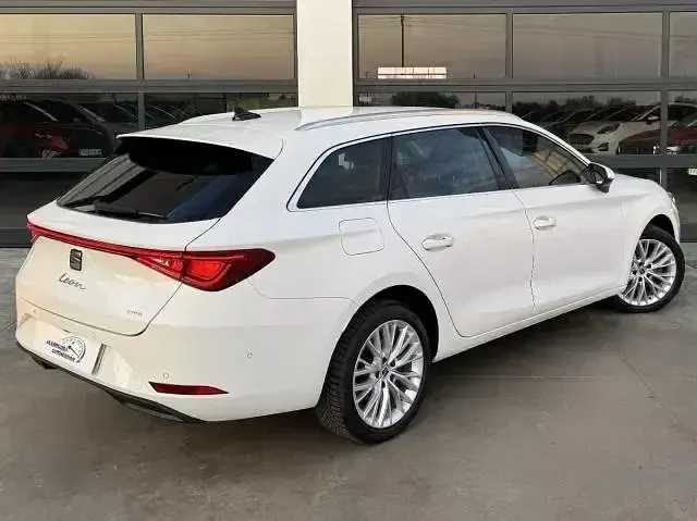 Usado Seat Leon XCELLENCE 204 CV (150 kW) 2021 Blanco Familiar