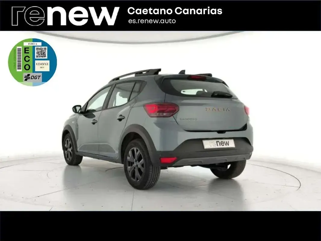 Usado Dacia Sandero Extreme 122 CV (89 kW) 2025 Verde Utilitario