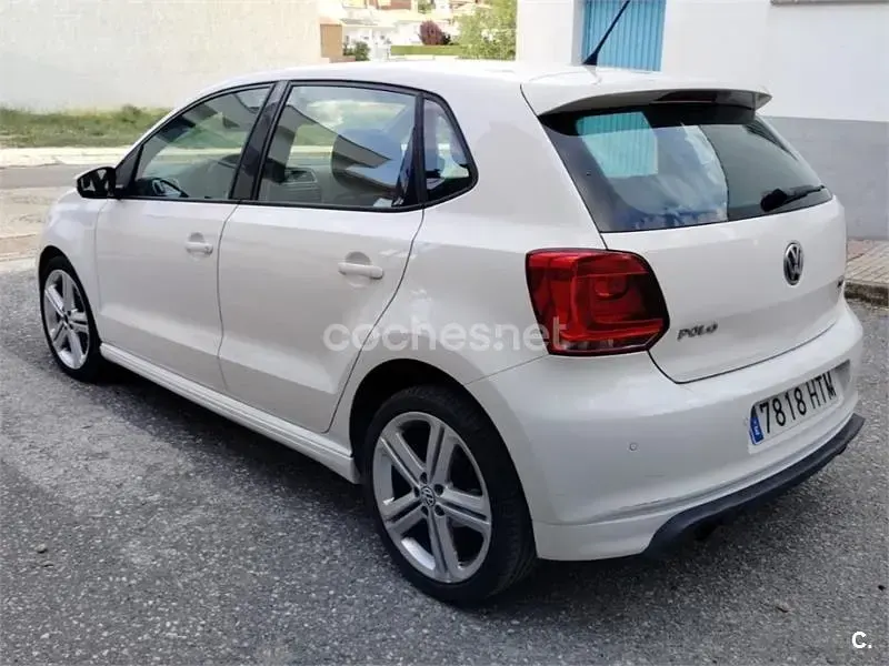 Usado VW Polo R-line 90 CV (66 kW) 2013 Blanco Utilitario