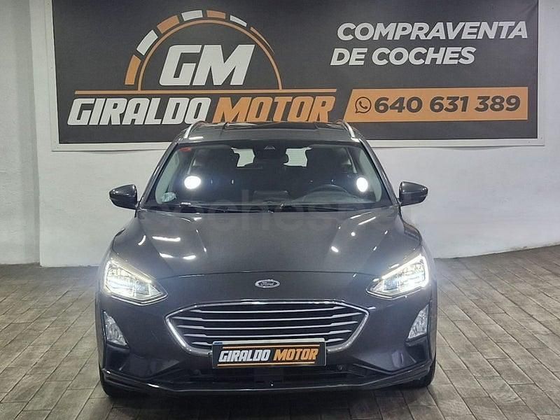 Usado Ford Focus Trend 120 CV (88 kW) 2021 Gris / plata Familiar
