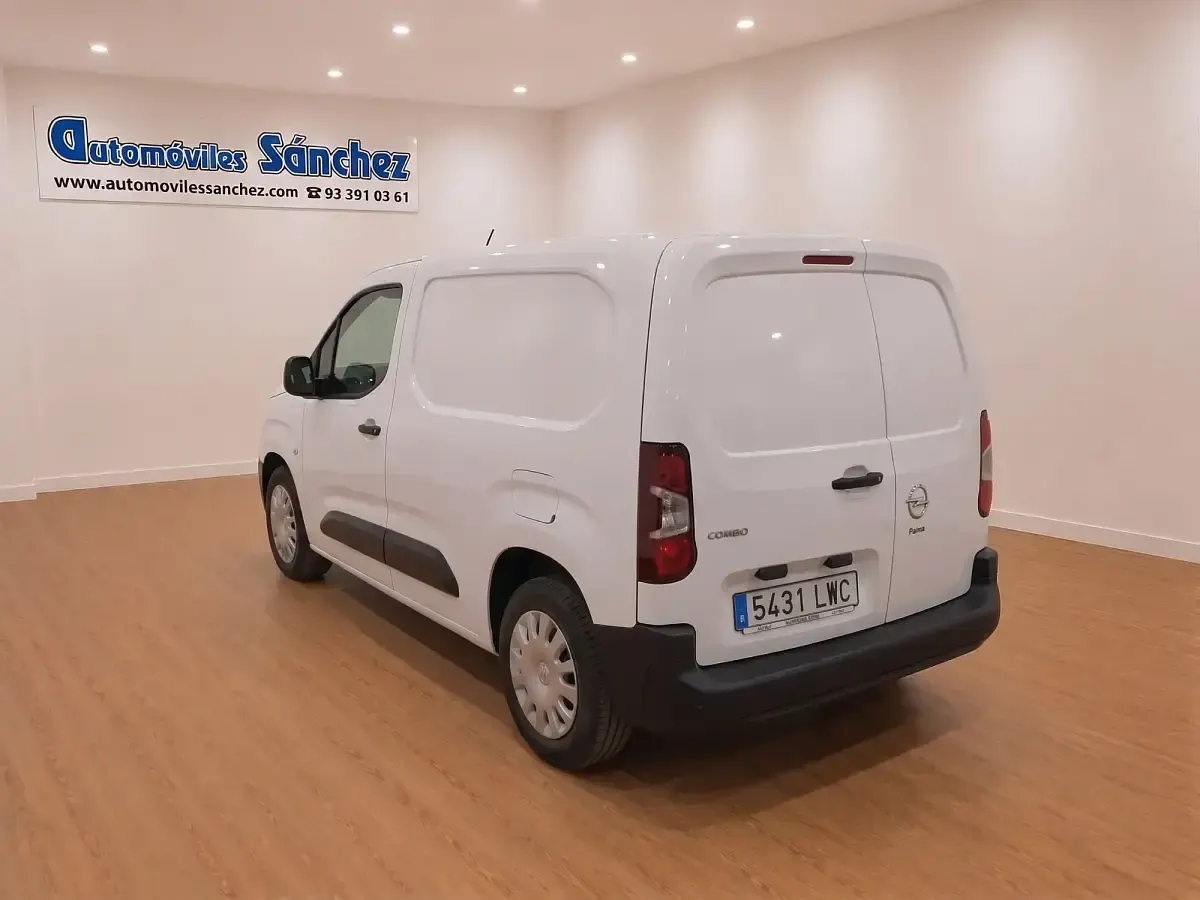 Usado Opel Combo 102 CV (75 kW) 2022 Blanco Monovolumen