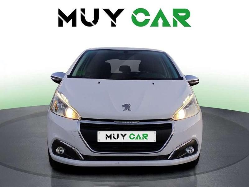 Usado Peugeot 208 Style 82 CV (60 kW) 2018 Blanco Utilitario