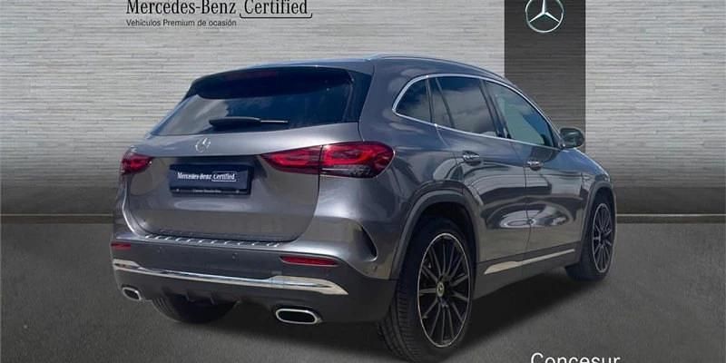 Usado Mercedes GLA200 163 HP (119 kW) 2022 Cinzento SUV