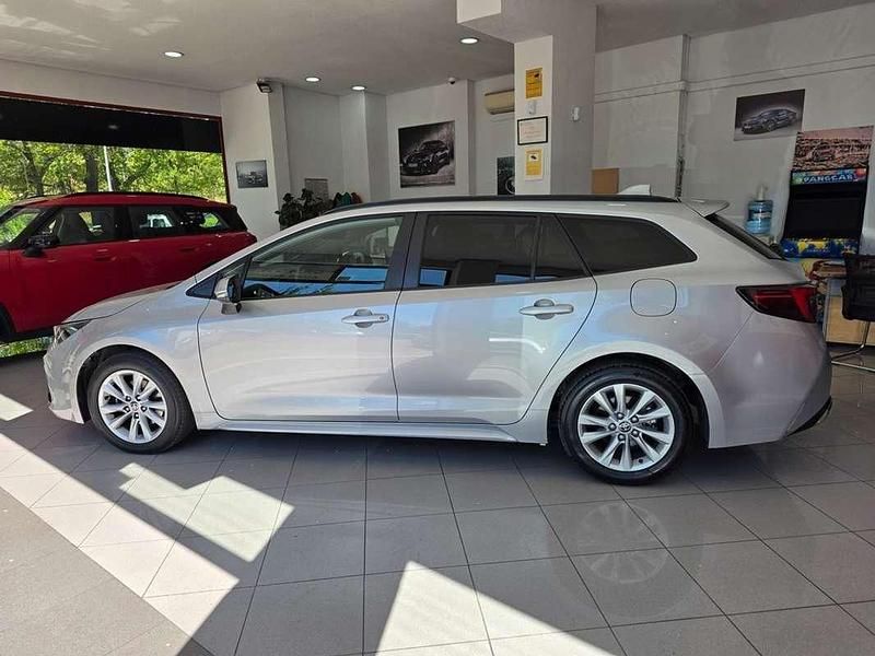 Usado Toyota Corolla Active 140 CV (102 kW) 2023 Gris Familiar