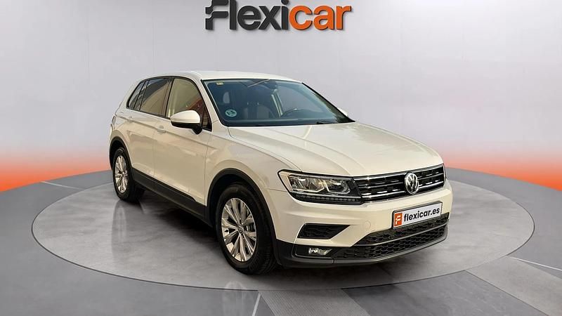 Usado VW Tiguan Edition 125 CV (91 kW) 2018 Blanco SUV