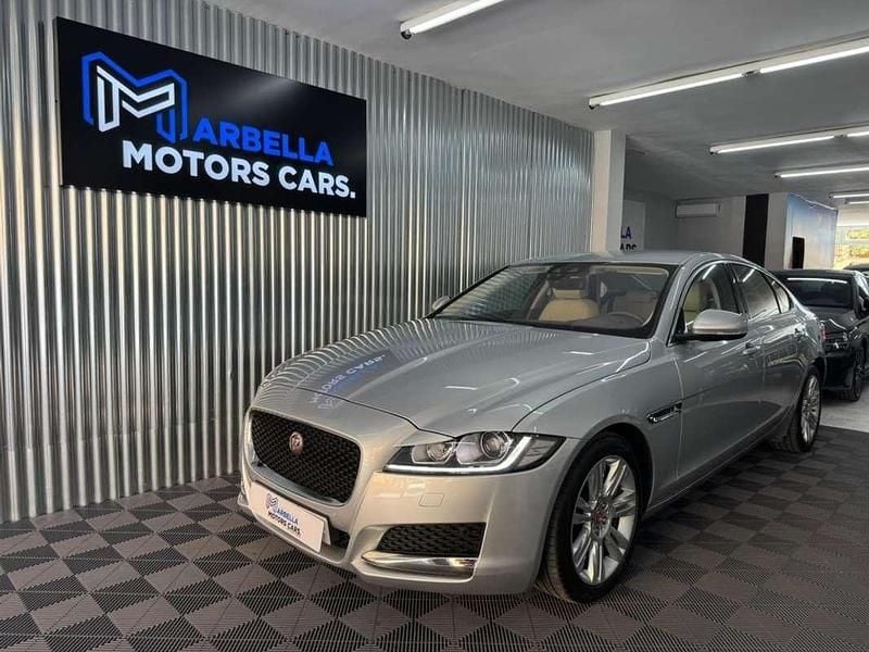 Usado Jaguar XF Prestige 300 CV (220 kW) 2017 Plateado Berlina