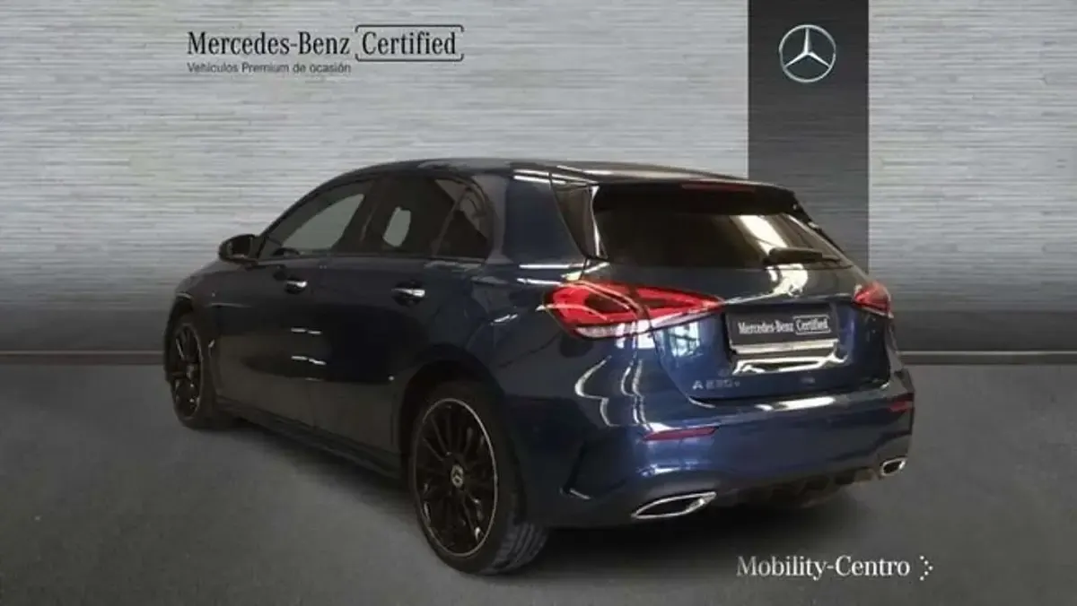 Usado Mercedes A250 218 CV (160 kW) 2021 Azul Berlina