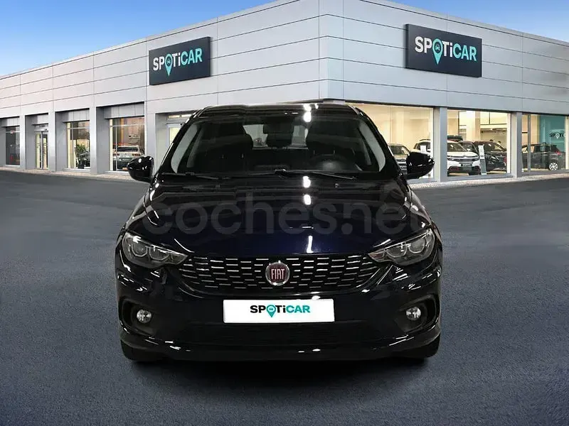 Usado Fiat Tipo Mirror 95 CV (69 kW) 2020 Azul Familiar