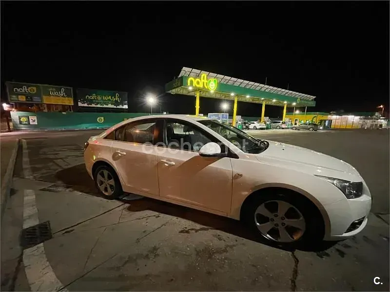 Usado Chevrolet Cruze LT 150 CV (110 kW) 2010 Blanco Berlina