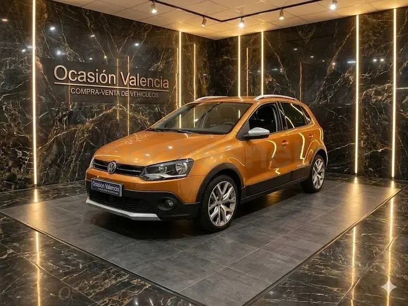 Usado VW Polo Cross 90 CV (66 kW) 2016 Naranja Utilitario