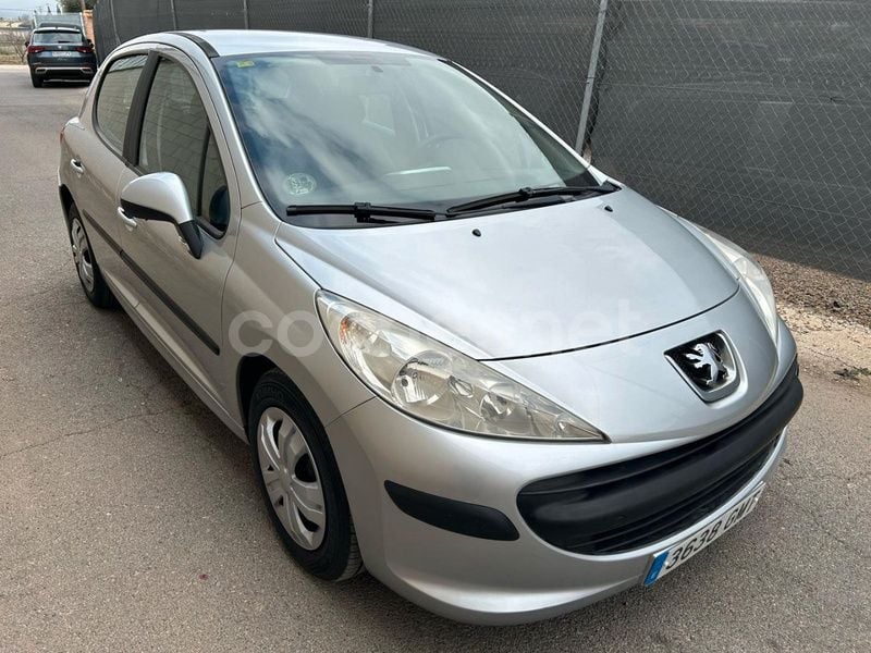 Usado Peugeot 207 70 CV (51 kW) 2009 Gris / plata