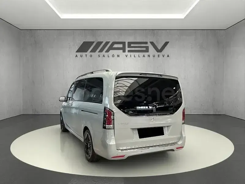 Usado Mercedes V300 Avantgarde 239 CV (175 kW) 2025 Gris / plata Monovolumen