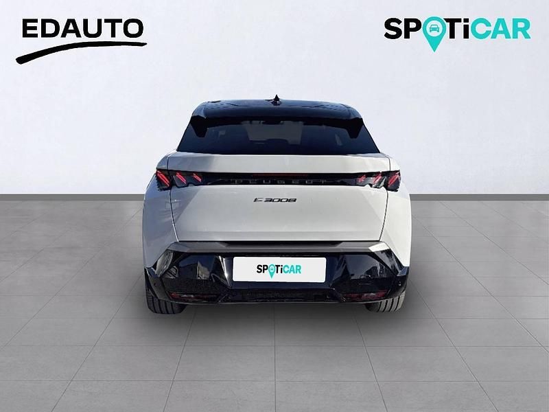 Usado Peugeot e-3008 GT 157 kW (214 CV) 2024 Blanco SUV
