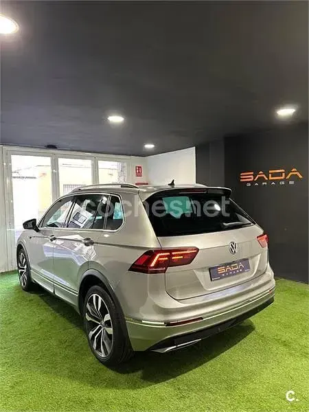 Usado VW Tiguan Sportline 240 CV (176 kW) 2017 Gris / plata SUV