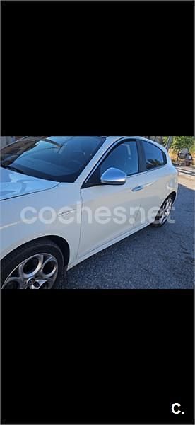 Usado Alfa Romeo Giulietta Distinctive 140 CV (102 kW) 2011 Blanco Berlina
