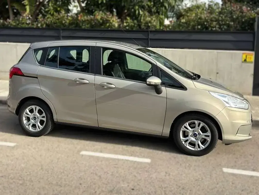 Usado Ford B-MAX Titanium X 125 CV (91 kW) 2016 Beige Monovolumen