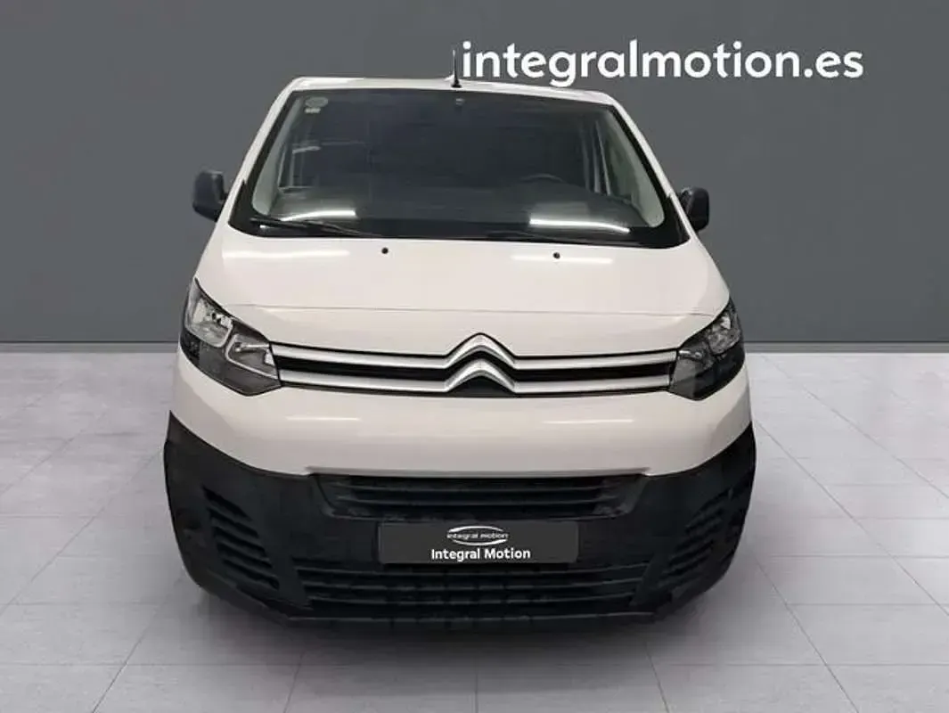 Usado Citroën Jumpy 102 CV (75 kW) 2024 Blanco Monovolumen