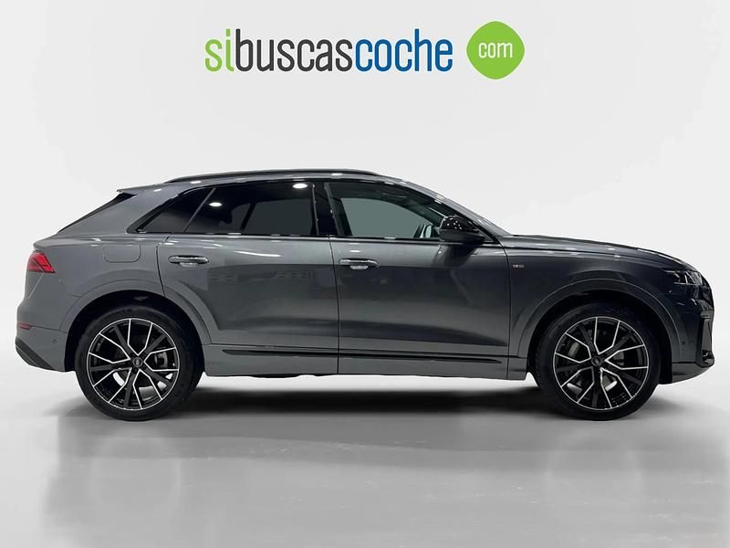 Usado Audi Q8 350 CV (257 kW) 2025 Gris/plata SUV
