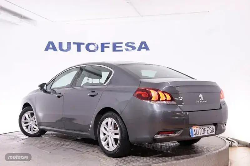Usado Peugeot 508 Active 120 CV (88 kW) 2016 Gris Berlina