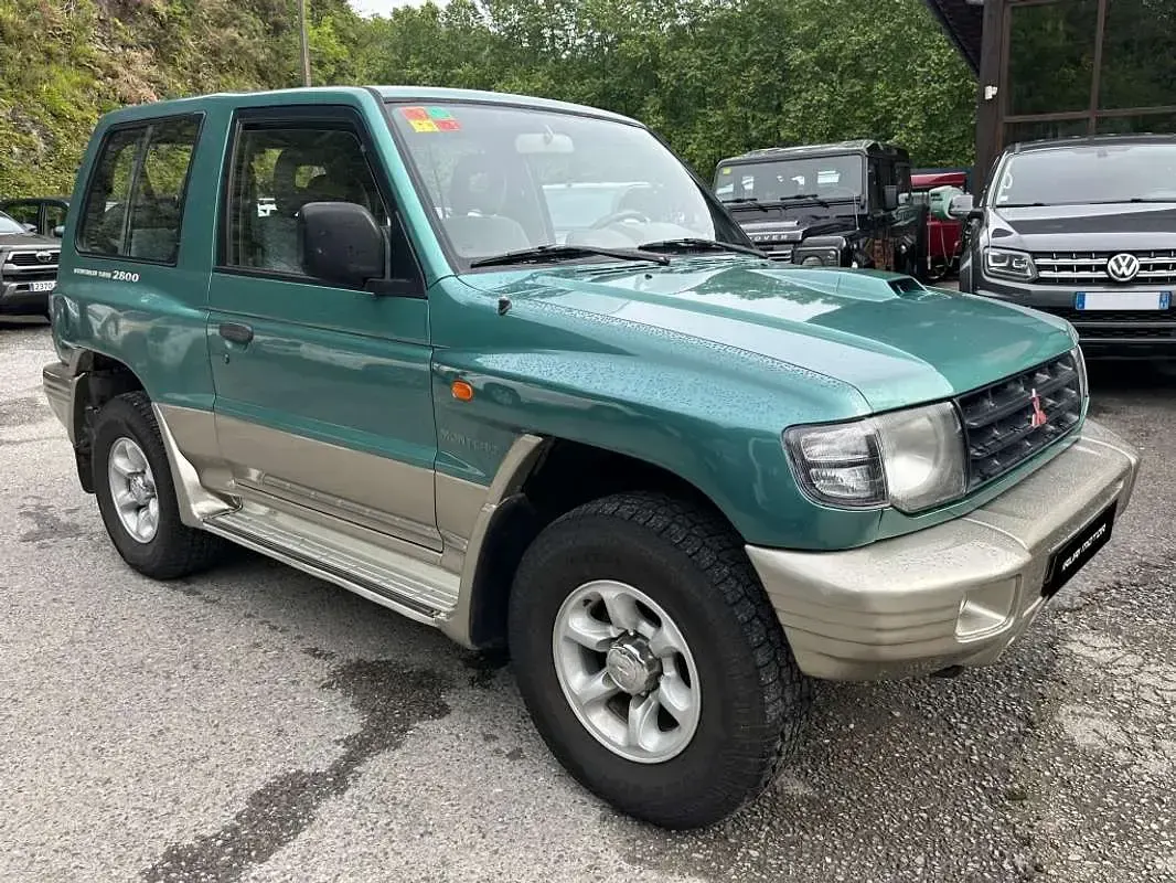 Usado Mitsubishi Montero 125 CV (91 kW) 1998 Verde SUV