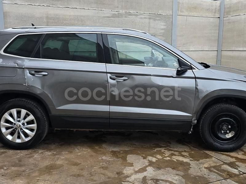 Usado Skoda Karoq Ambition 150 CV (110 kW) 2023 Gris / plata SUV
