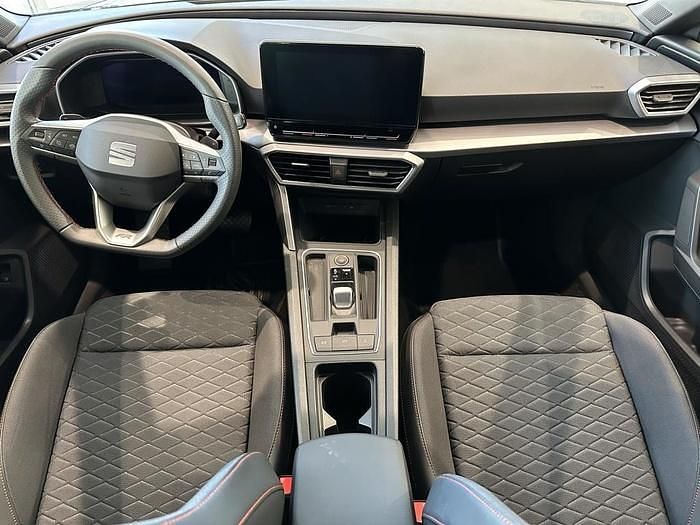 Usado Seat Leon FR 204 CV (150 kW) 2024 Gris