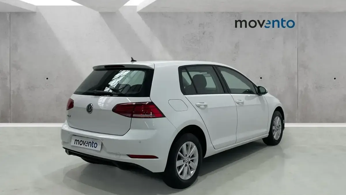 Usado VW Golf VII 115 CV (84 kW) 2019 Blanco Berlina