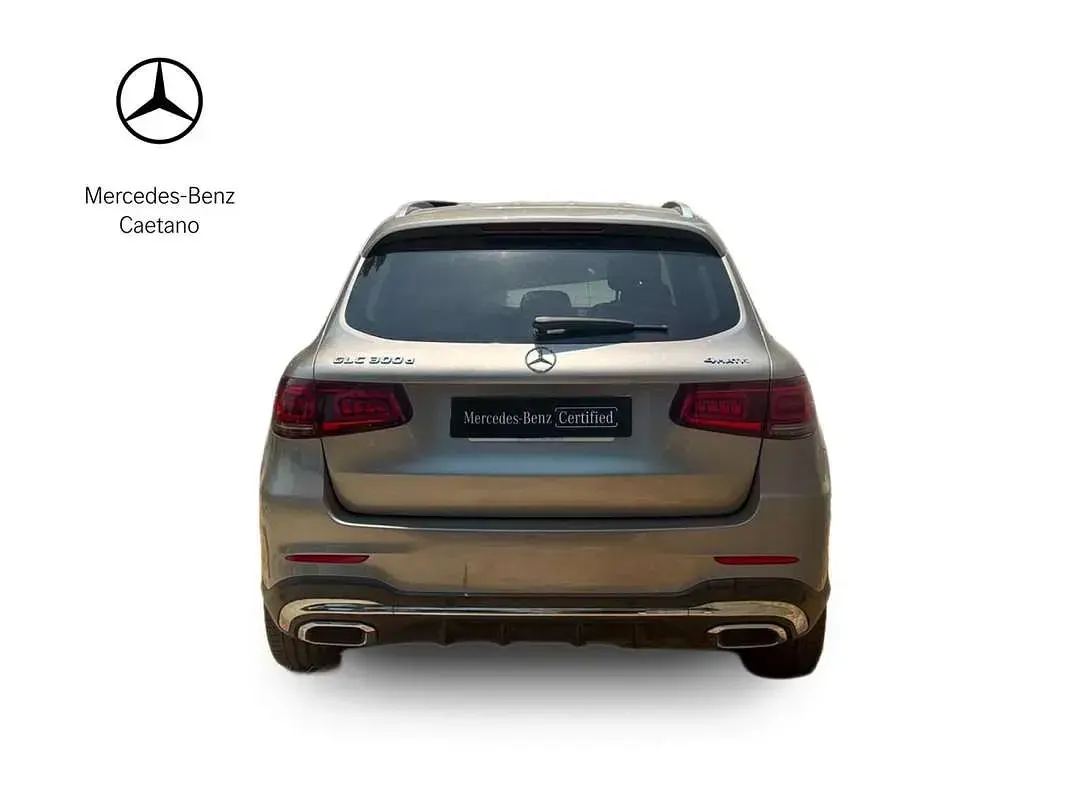 Usado Mercedes GLC300 269 CV (197 kW) 2022 Plateado SUV
