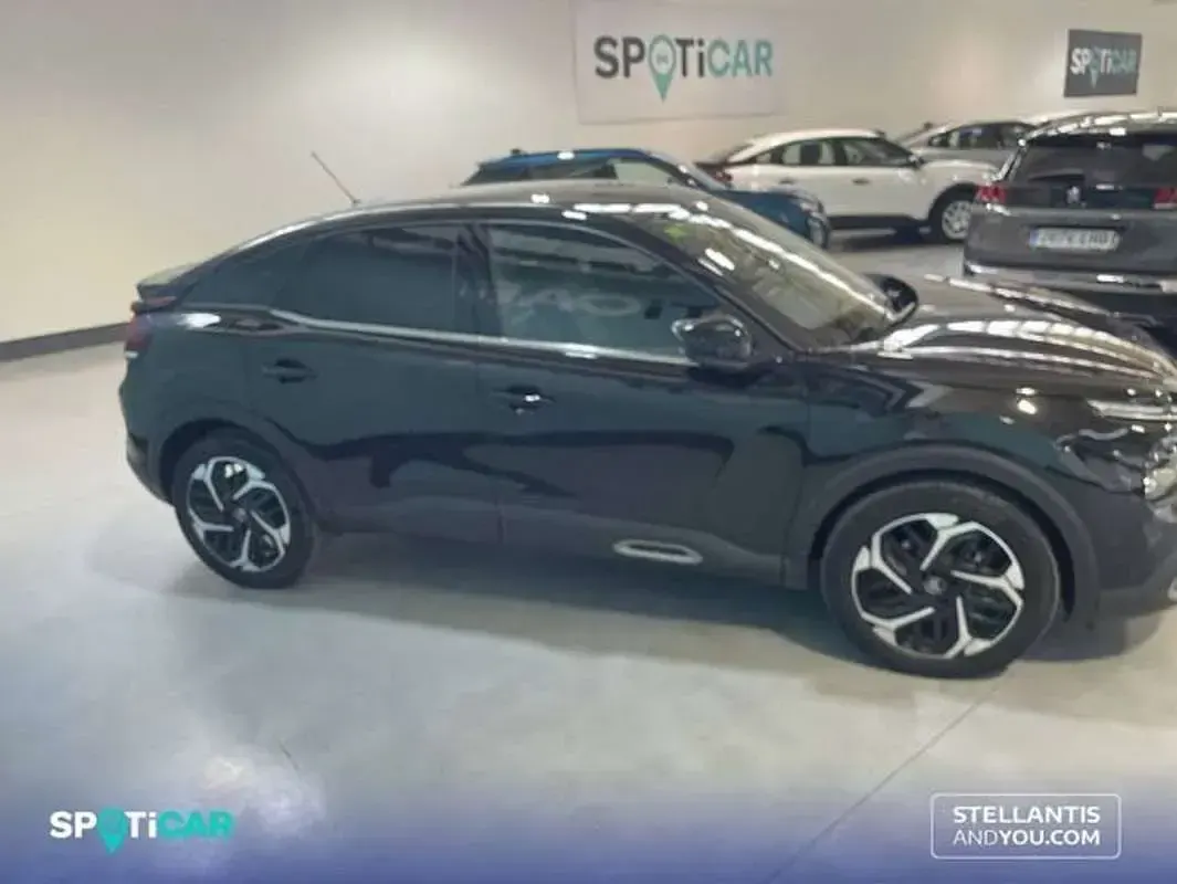Usado Citroën C4 Shine 131 CV (96 kW) 2022 Negro Utilitario